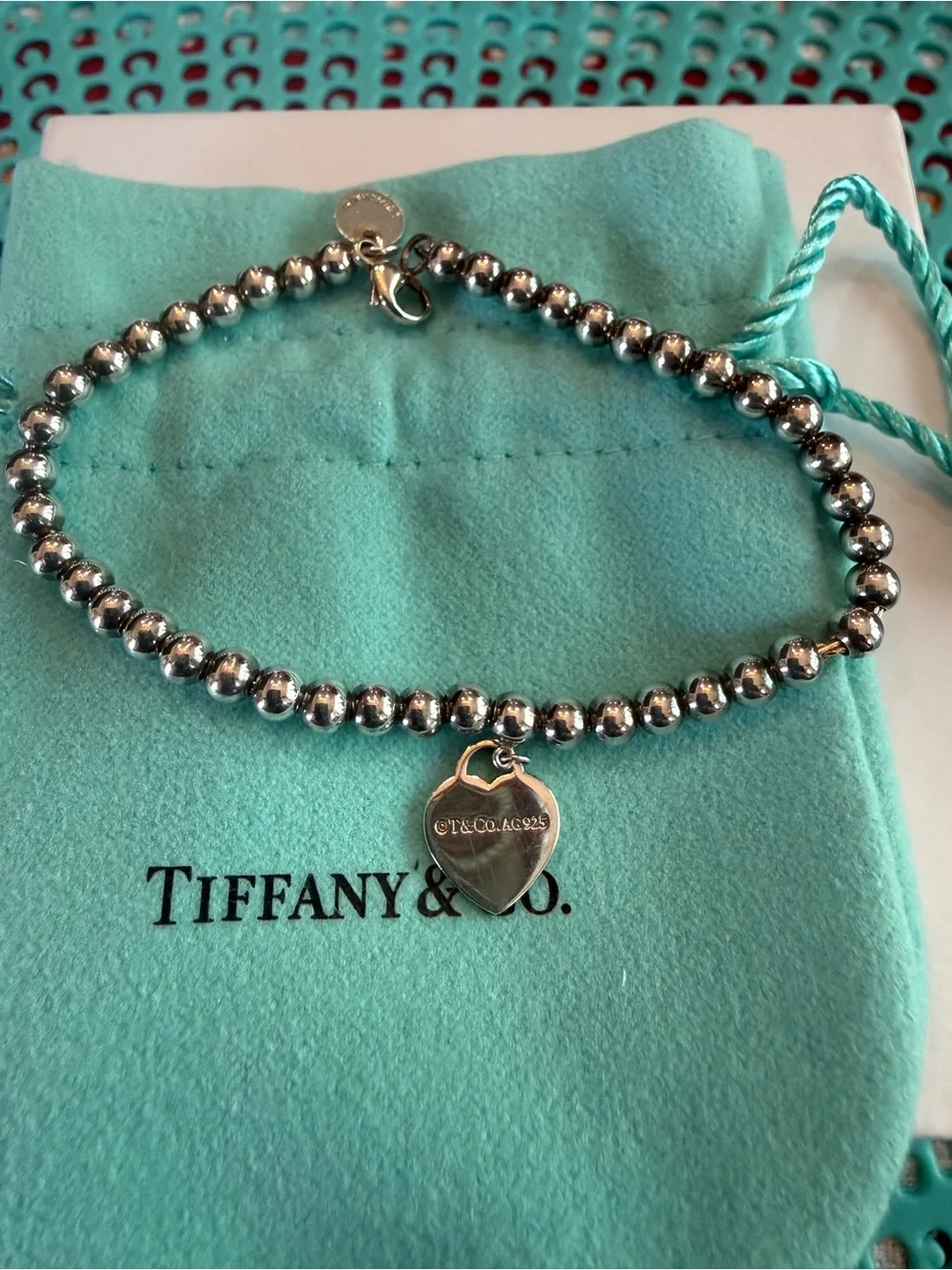 Tiffany & Co. Silver Bead Bracelet with Heart Tag on Turquoise Pouch - Picture 2 of 8